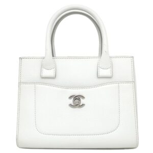 シャネル CHANEL 2WAYバッグ ネオ エグゼクティブ スモール レザー ホワイト シルバー金具 白 ココマーク トート ショルダー A69929 23****** 【箱】 【中古】中古品