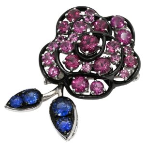 タサキ TASAKI ブローチ ガーネット ブルーサファイア レッド×ブルー×ブラック×ホワイトゴールドゴールド TASAKI Au750 18K 薔薇 バラ フラワー 花 ペンダントトップ 2WAY 【中古】中古美品