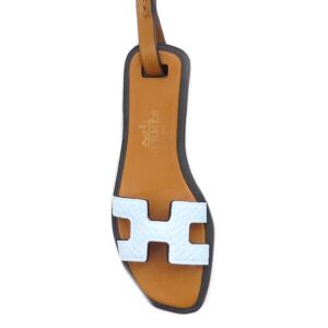 エルメス HERMES バッグチャーム オランナノ ヴォーエプソン ヴォーバトラー ヴァッシュハンター ブループリュム×ナチュラルサブレ 新品 未使用 水色 茶 サンダル型 【箱】 【中古】