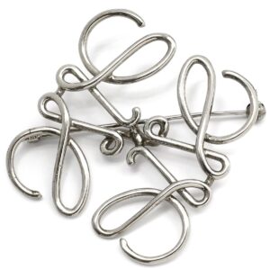 ロエベ LOEWE ブローチ アナグラム メタル パラジウム ショールピン シンプル フォーマル セレモニー 【箱】 【中古】
