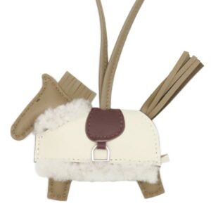 エルメス HERMES バッグチャーム ロデオ ロベオ プラッシュ PM アニョーミロ ヴォースイフト メリノウール ベージュマルファ×クレ×テール シルバー金具 新品 未使用 2025年製 K 【箱】 【中古】未使用保管品