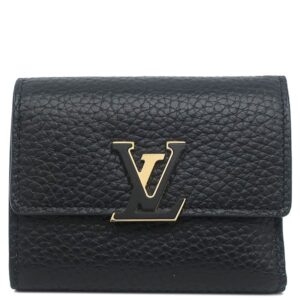 【★3％OFFクーポン】ルイヴィトン LOUIS VUITTON 三つ折り財布 ポルトフォイユ カプシーヌ XS レザー トリヨンレザー ノワール ゴールド金具 黒 ピンク LVロゴ 小銭入れ M68587 RFID 【箱】 【中古】中古美品