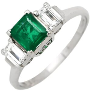 リング 指輪 エメラルド 0.84ct ダイヤモンド 0.53ct グリーン×プラチナシルバー 緑 スクエア トリロジー スリーストーン 17号 【中古】中古品