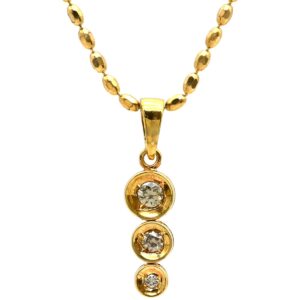 ネックレス ダイヤペンダント イエローゴールド 18K 3P 3石 3粒 スリーストーン 3連 ダイヤモンド 0.15ct 【中古】中古美品