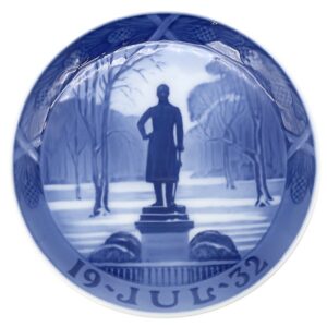 ロイヤルコペンハーゲン ROYAL COPENHAGEN 食器 イヤープレート 1930年代 陶磁器 ブルー×ホワイト ヴィンテージ 北欧 飾り皿 絵皿 1932年 【中古】中古美品