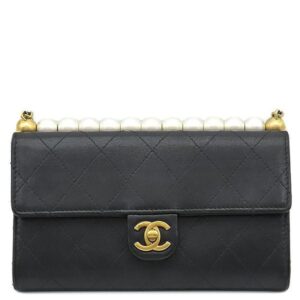 シャネル CHANEL チェーンウォレット マトラッセ パール チェーンウォレット ラムスキン フェイクパール ブラック ゴールド金具 黒 チェーンショルダー 29****** 【中古】