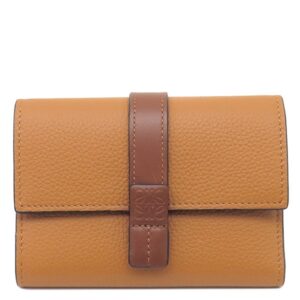 ロエベ LOEWE 三つ折り財布 バーティカル ウォレット スモール カーフ ソフトグレインカーフ ライトキャラメル×ピーカン シルバー金具 茶 アナグラム コンパクトウォレット 【箱】 【中古】